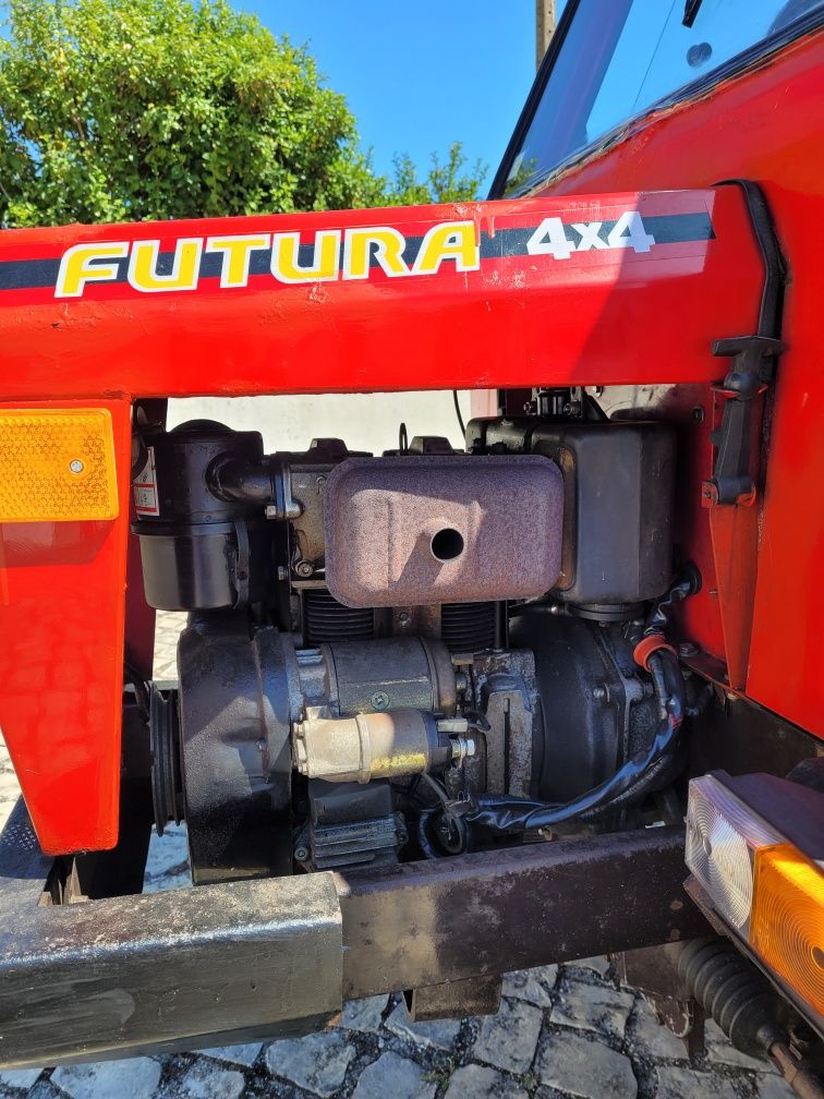 Trator Futura 26 hp 4x4
