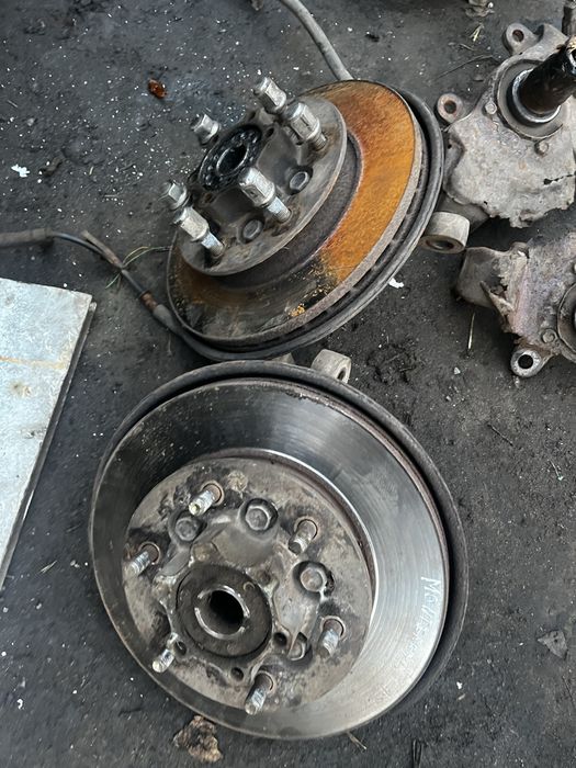 Цапфа опель монтерей, фронтера, ступиця опель монтерей, фронтера