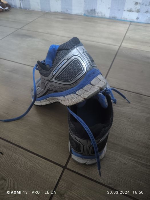 Buty do biegania Brooks GTS-16 Edition r.45