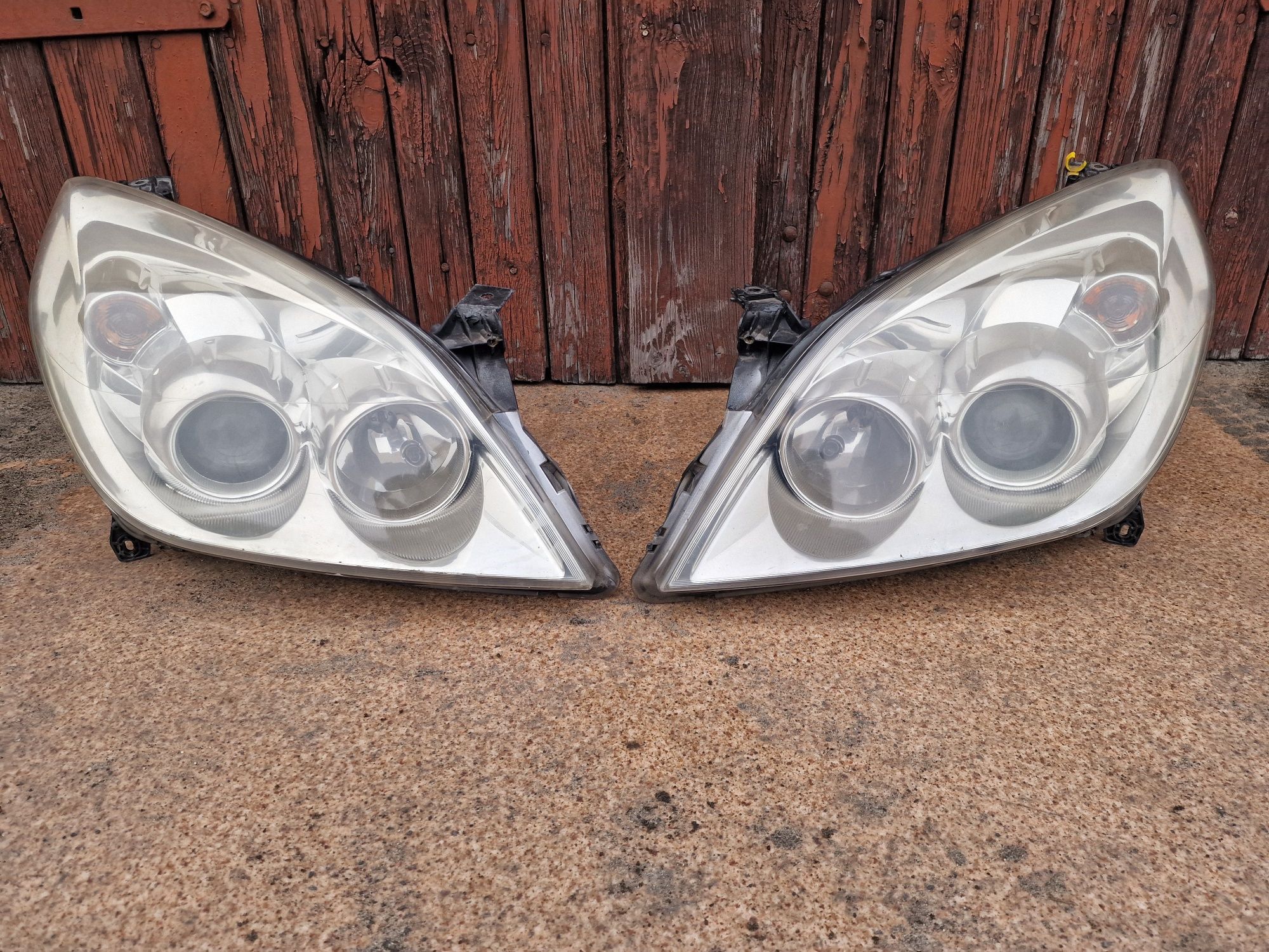 Lampy przód opel vectra c lift signum lift komplet