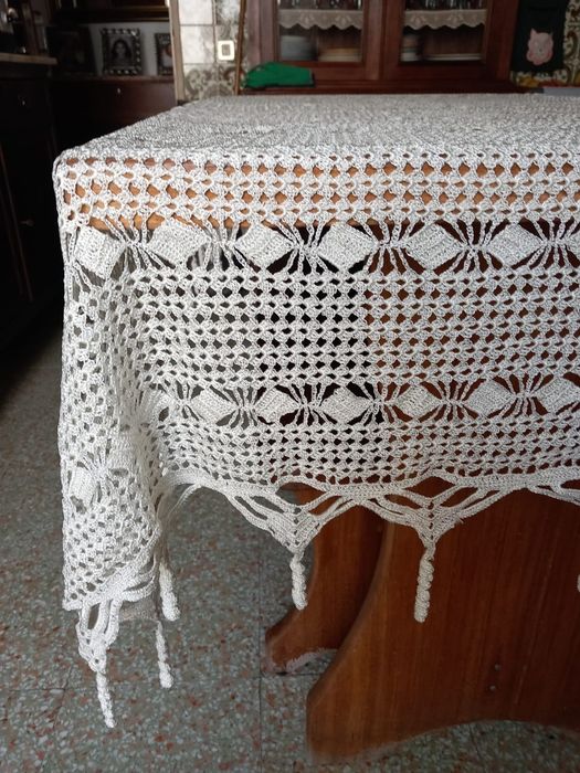 Vendo colcha de renda
