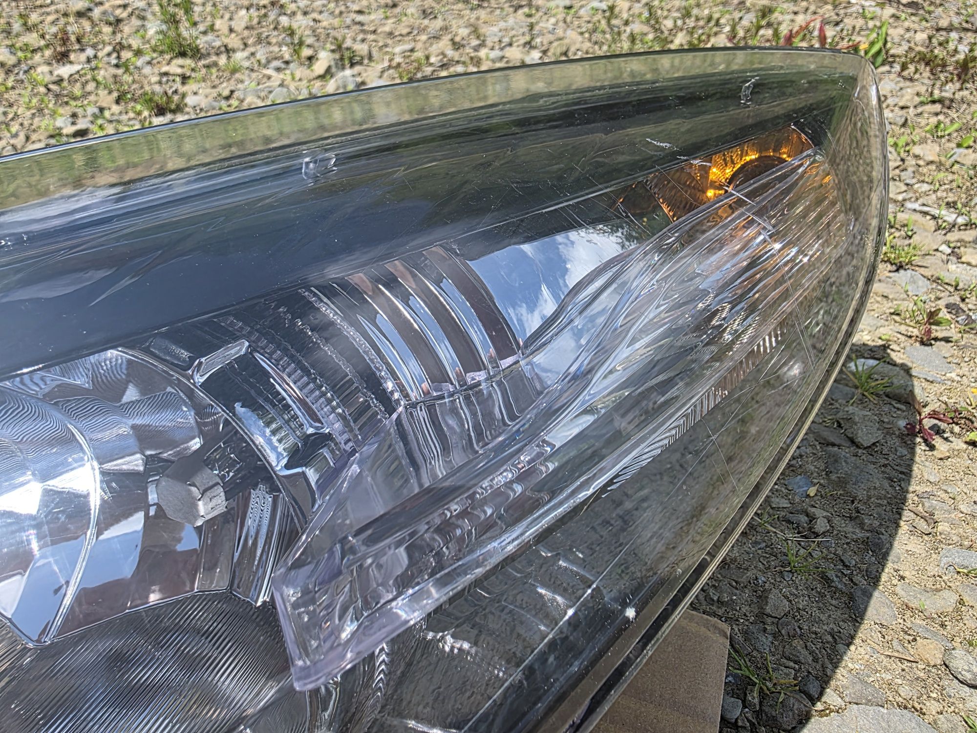 Reflektory | Lampy przednie Renault Megane III hatchback 2012/2013