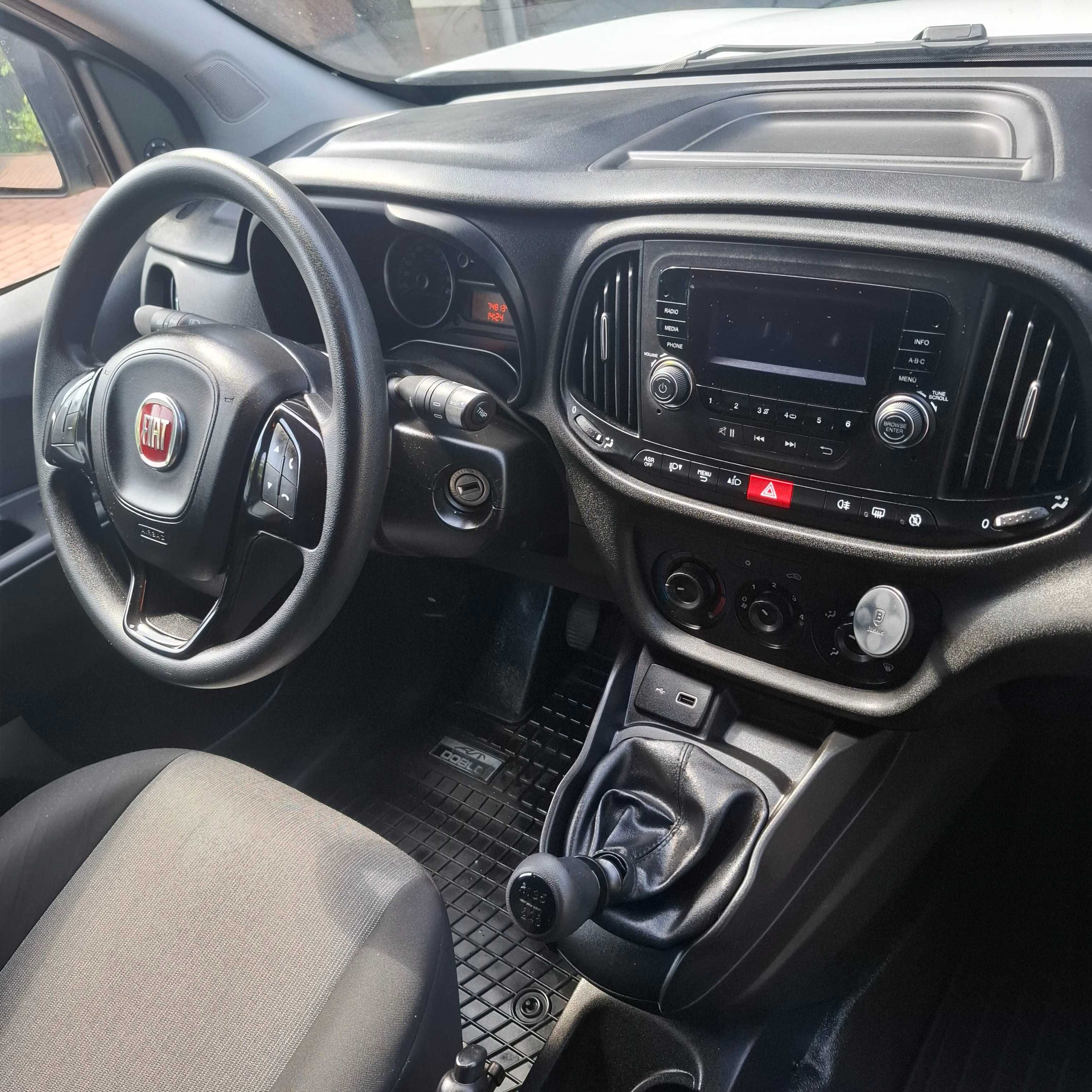 FIAT DOBLO 2021r.  1 rej 2022    1.6 Diesel.  Cargo Maxi  105KM.