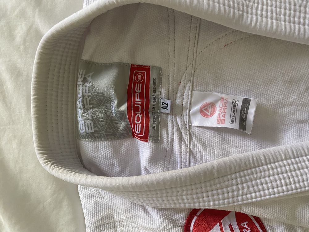 Kimono de Jiu Jitsu Gracie Barra + Rashguard + Faixa - Tomanho A2