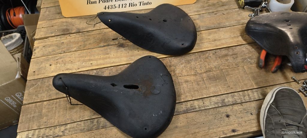 Capas de selim em couro modelo 240 molas tabor,cibor,trindade,Belita