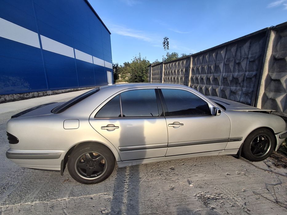 Mercedes-Benz w210 E320 4matic (лупатый) после ДТП