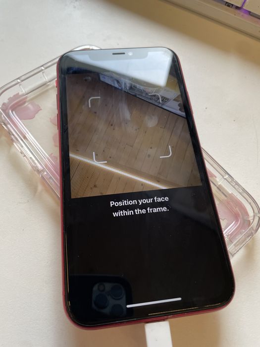 iPhone 11 128Gb czerwony