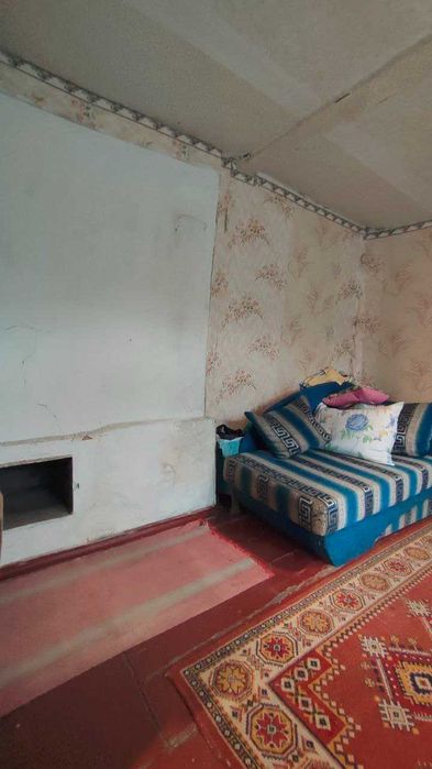 Продам невеликий окремий будинок в Дергачах по вулиці Садовій.