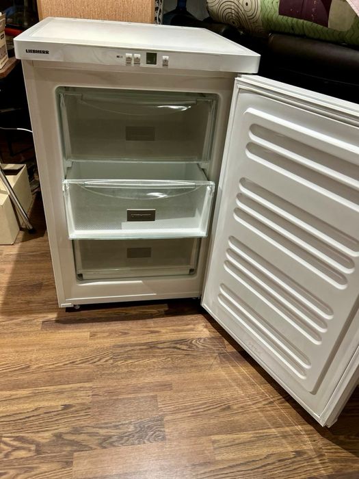 Морозильна / Морозильная  камера Liebherr G1223