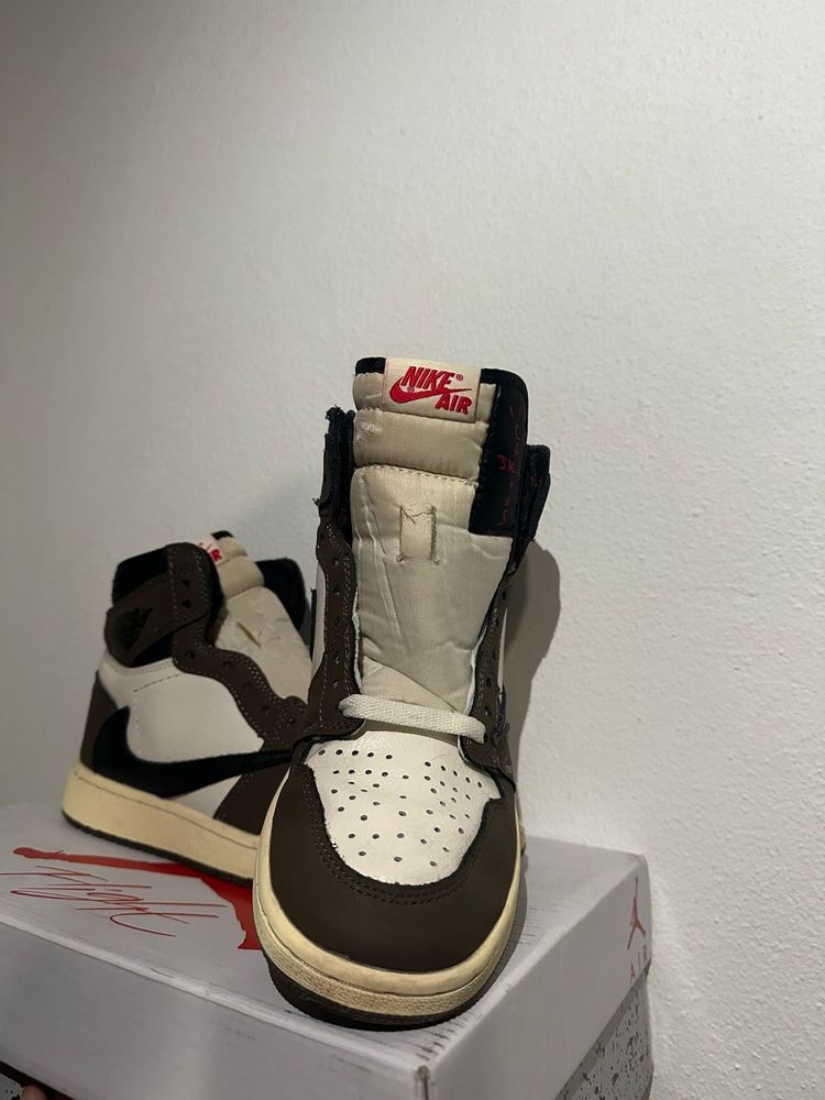 Air Jordan 1 Travis Scott