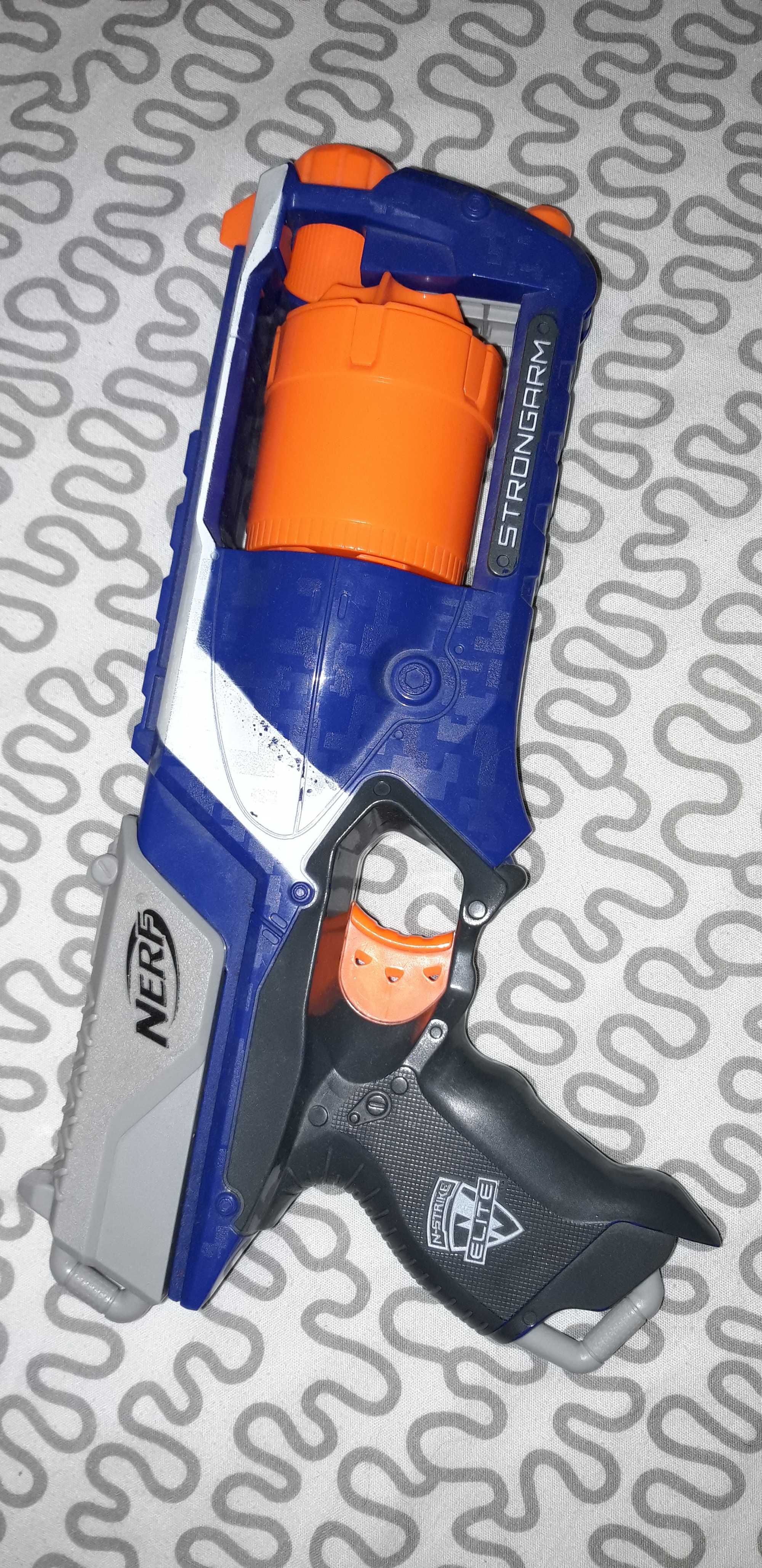 Pistola NERF Strongarm