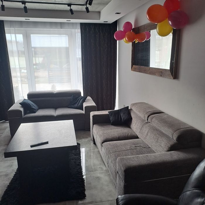 Dwie kanapy dwu i trzy osobowe