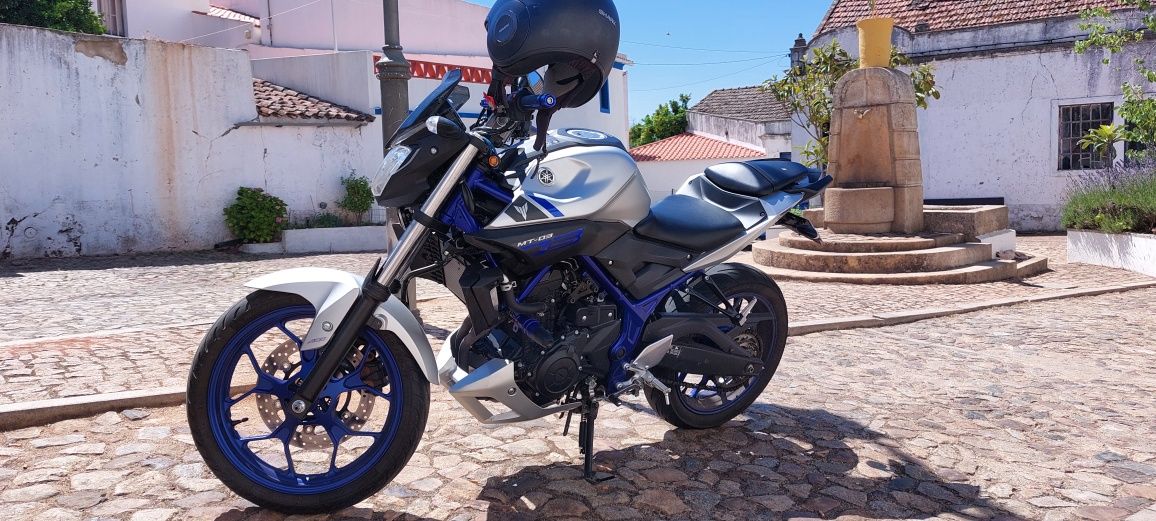 Vendo YAMAHA MT 03