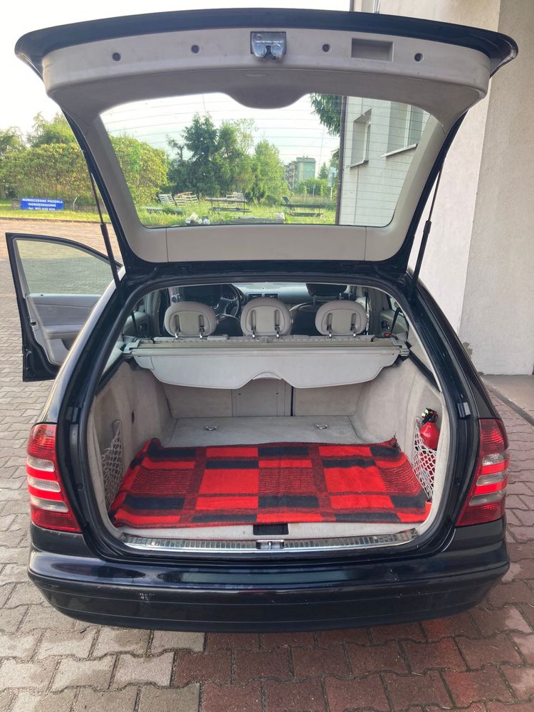 Mercedes Benz C 2005 2,7 automat