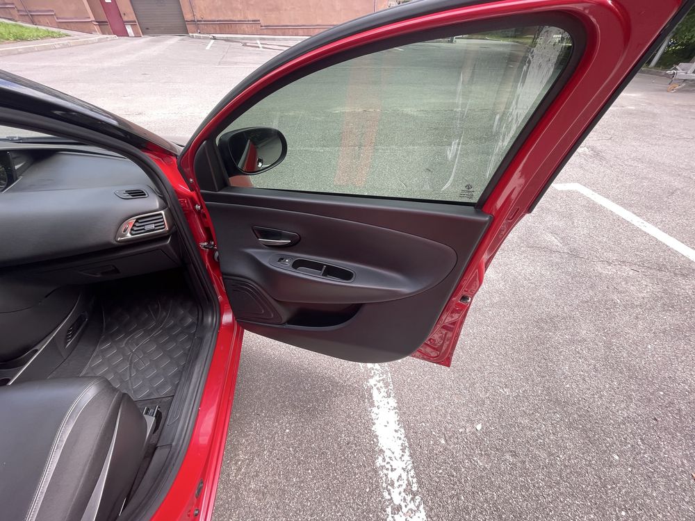 Продам Lancia ypsilon 2012 р.в. 0,9 biturbo