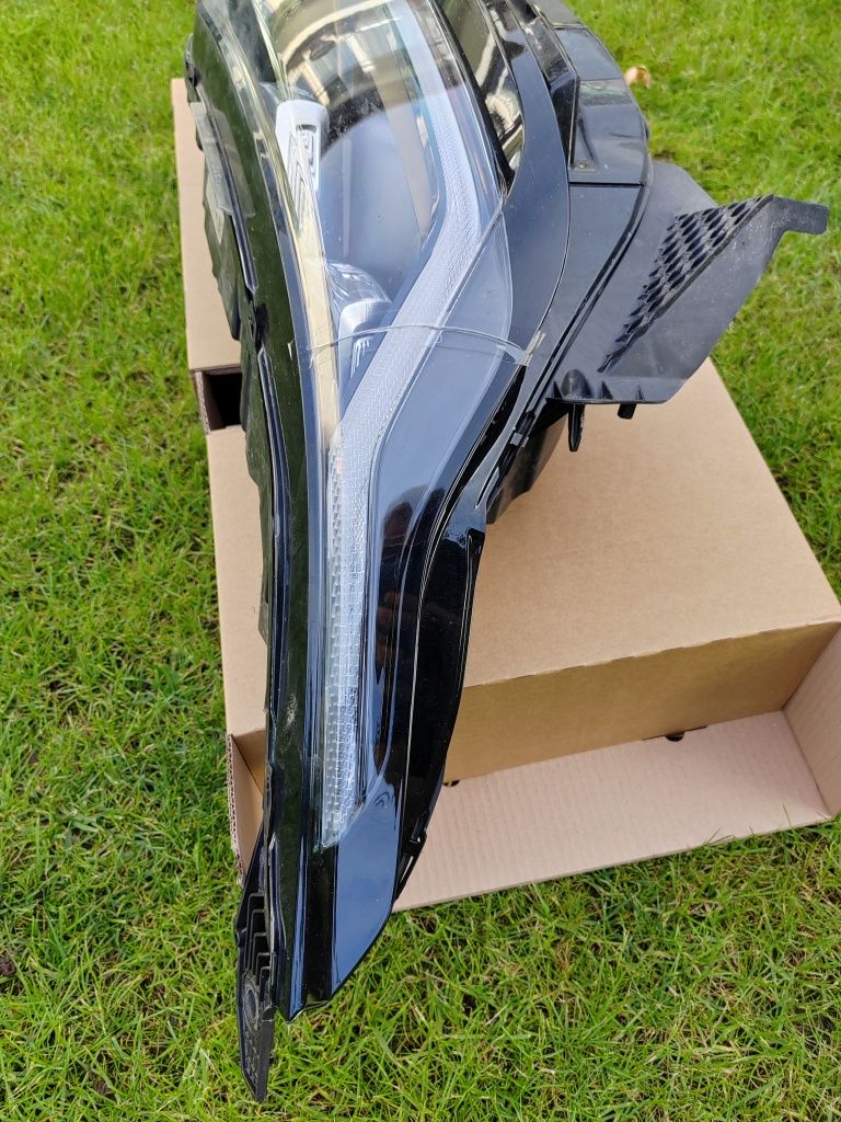 Reflektor prawy Range Rover Velar L560 High Version LR141255