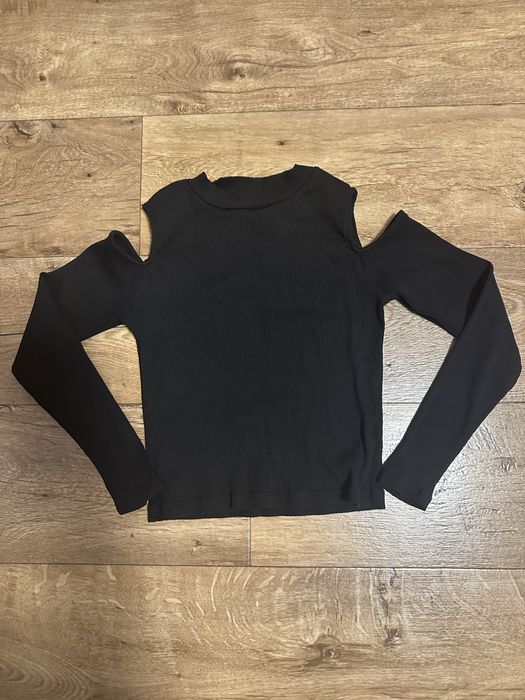 Лонг з вирізами на плечах