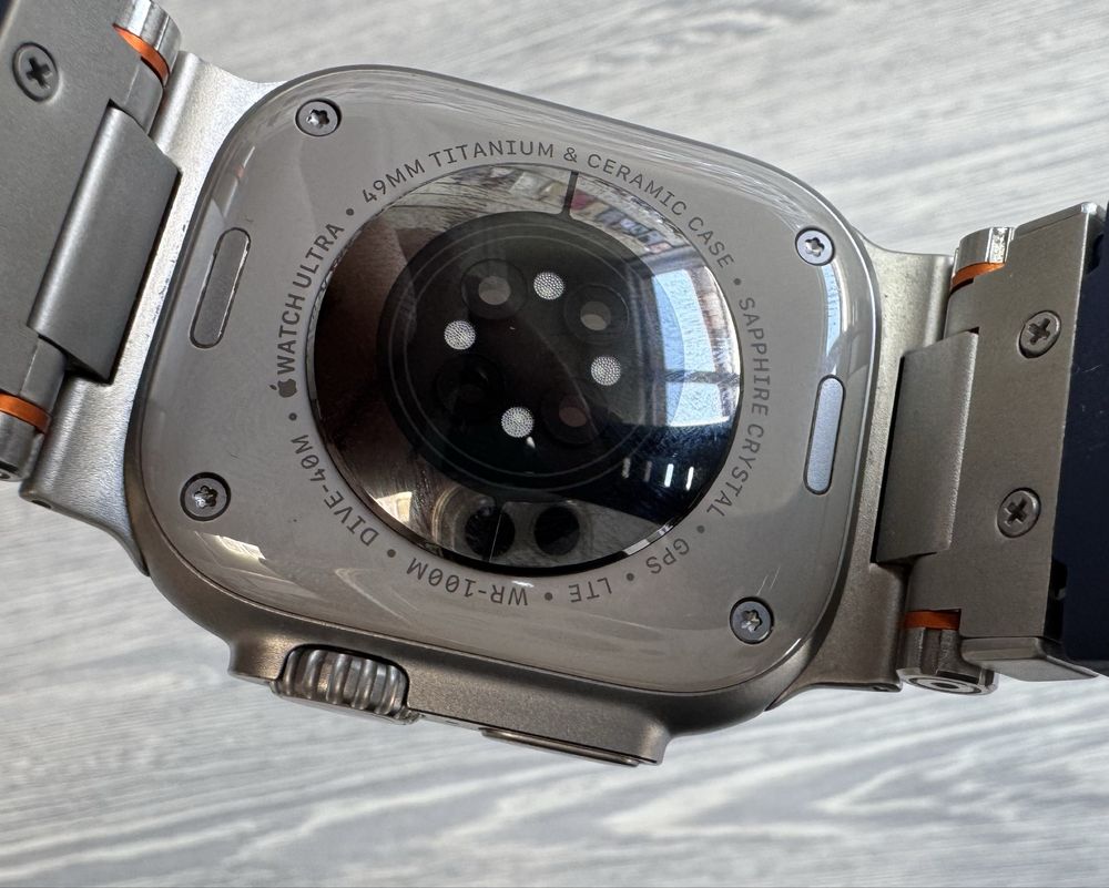 Apple Watch  Ultra / 49 mm GPS LTE / Titanium / 93%