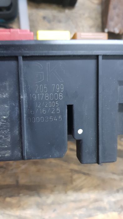 Skrzynka modul bezpiecznikow opel vectra c signum gk bsi rec