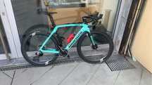 Bianchi oltre xr4 sram red 12v
