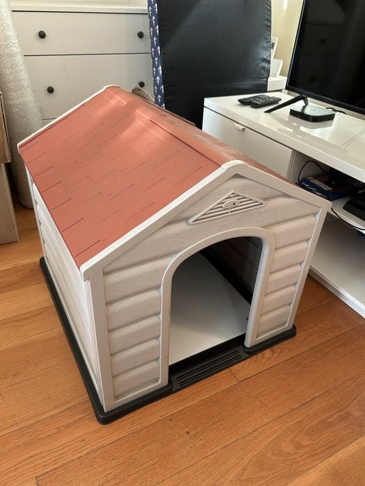 Casota para cão usada