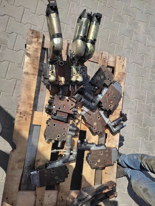 Kostki hydrauliczne New Holland T7