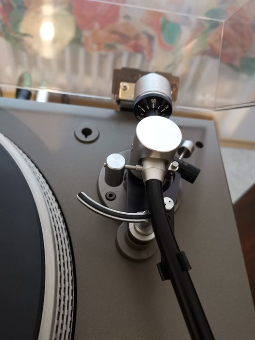 Sony PS 6750 audiofilski gramofon