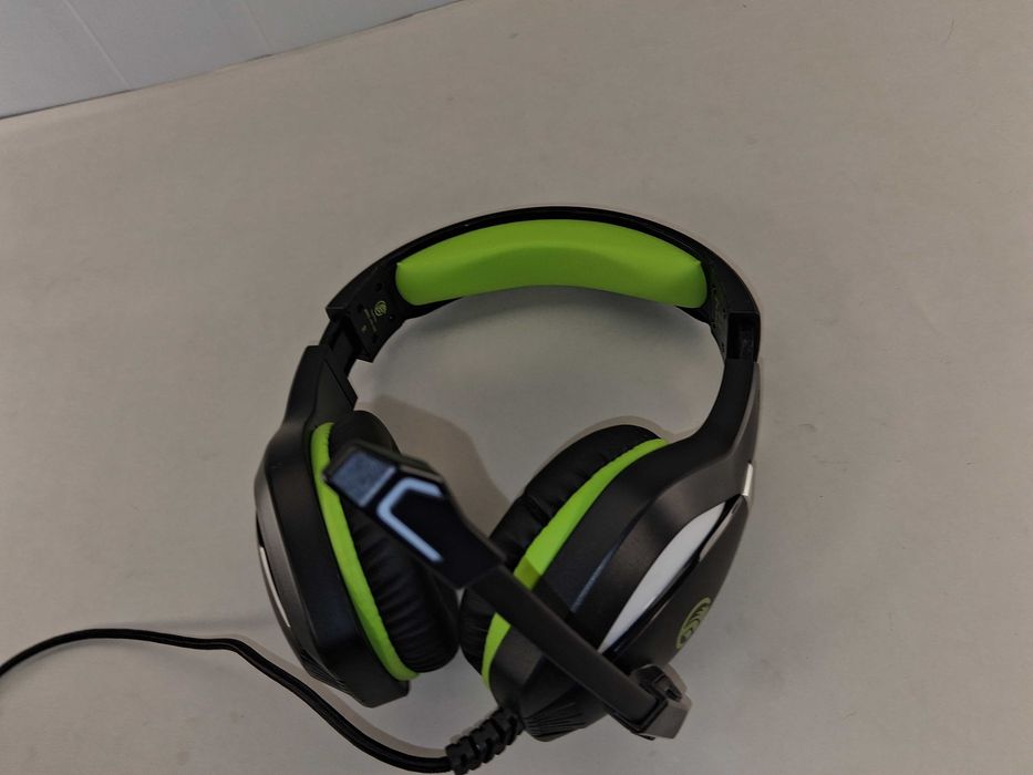 N229 Fachixy FC-100 Słuchawki Gamingowe RGB Mikrofon Multiplatform