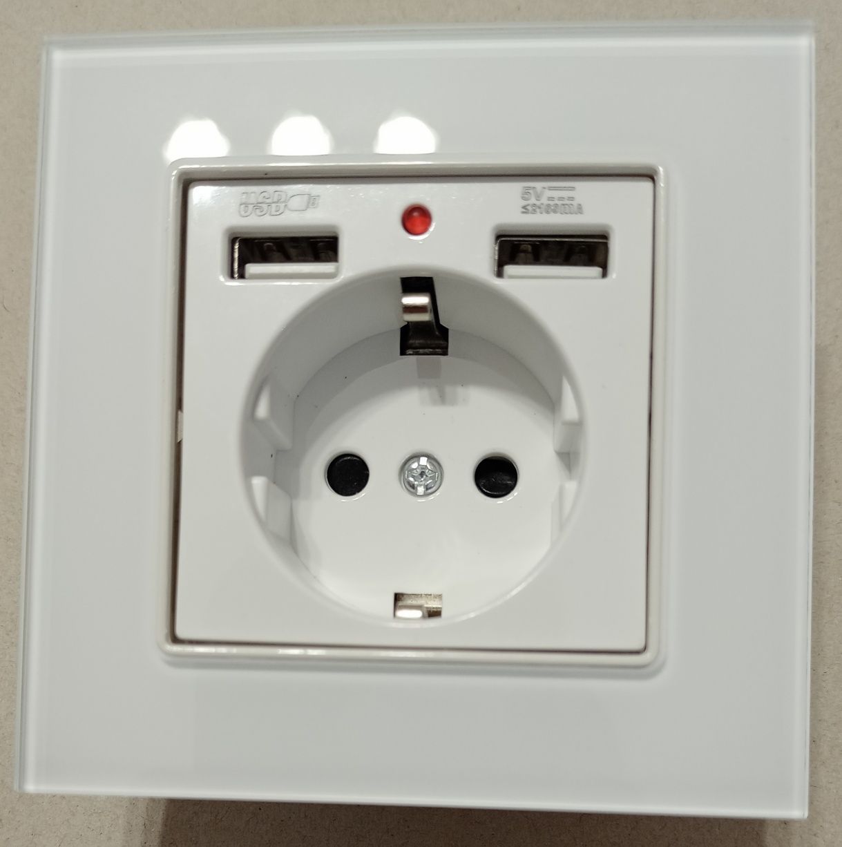 Ładowarka do telefonu 2 x USB 2100 mA z gniazdem 230V 16A panel szkło