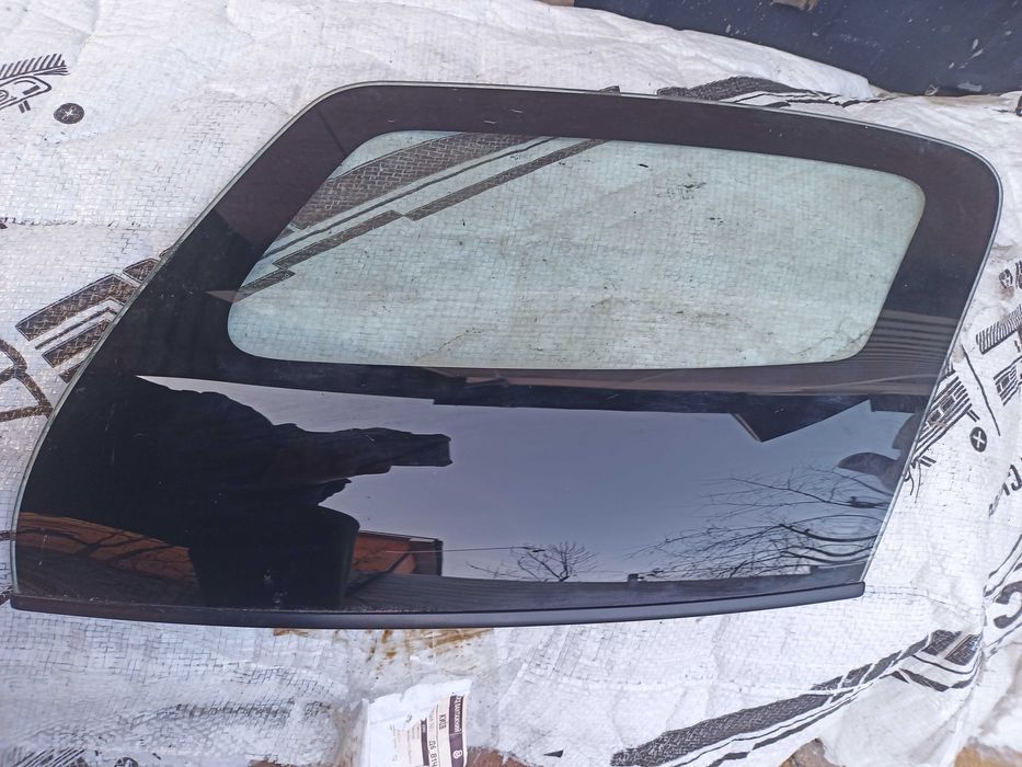 Скло Заднє Глухе Suzuki SX4 2006-2012 (хетчбек!)