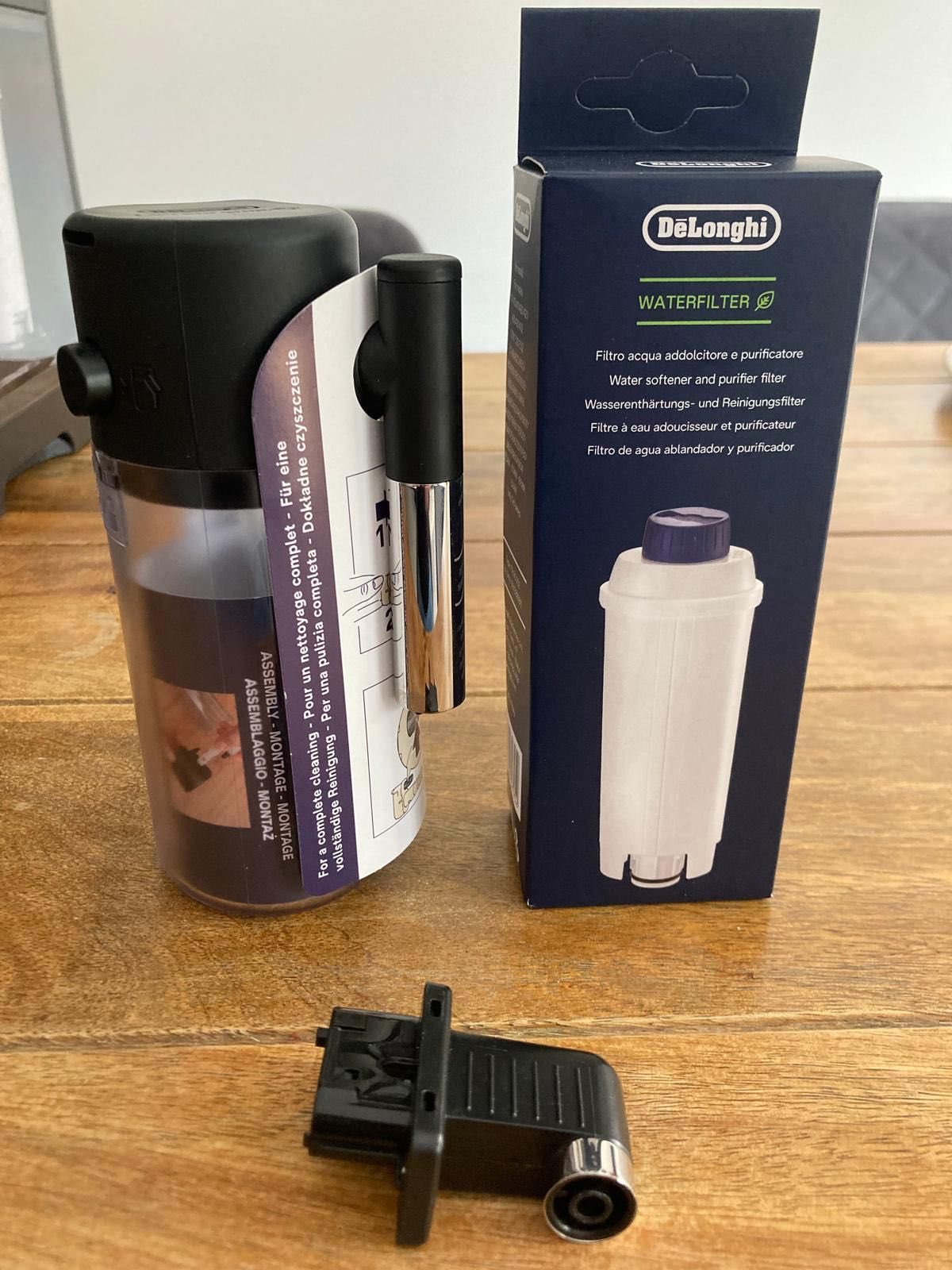 Ekspres do kawy DeLonghi stan jak nowy , gwarancja 2 lata