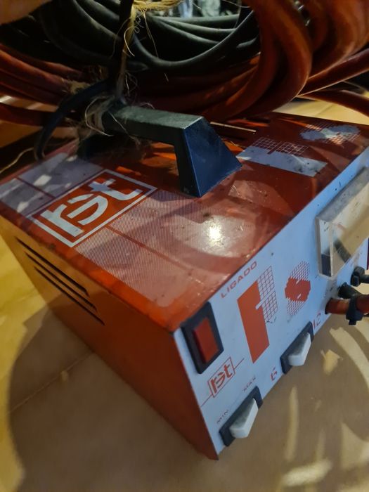 Carregador de baterias 220V