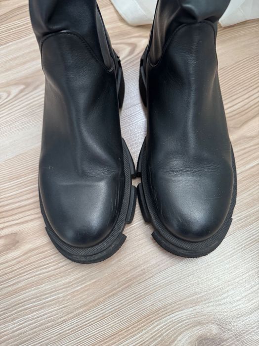 Чоботи, ботфорти, натуральна шкіра, тракторна подошва.