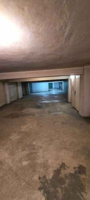 Alugo garagem em S. Vitor