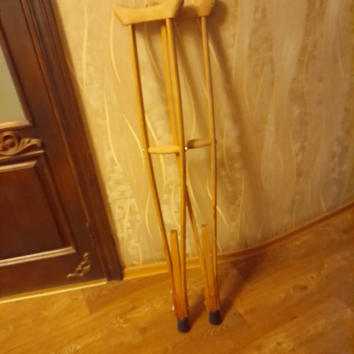 Продам костыли 1000 грн