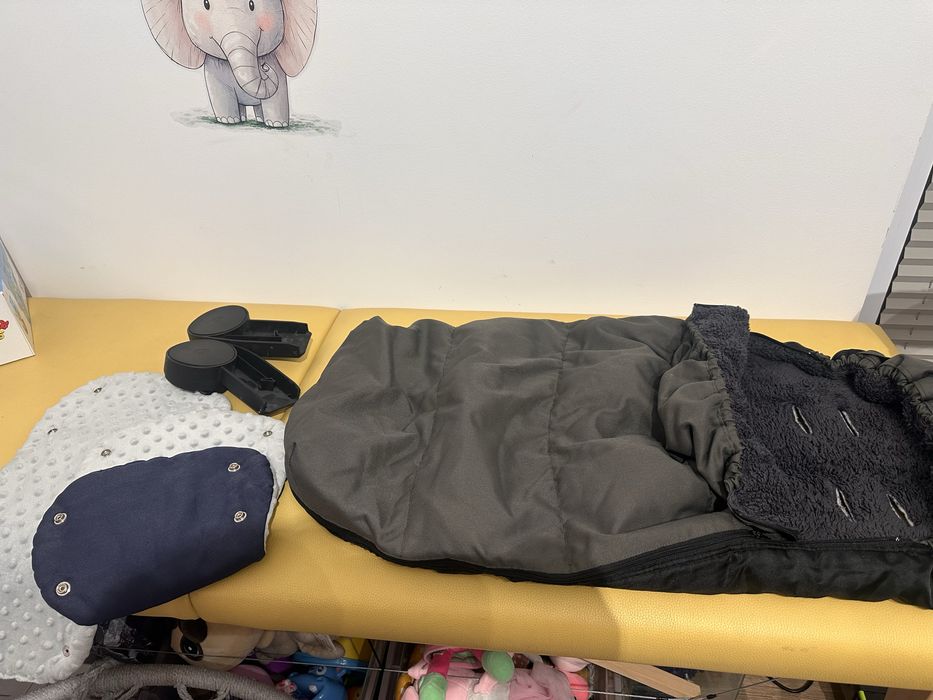 Ochraniacze na rece oraz śpiworek do wozka