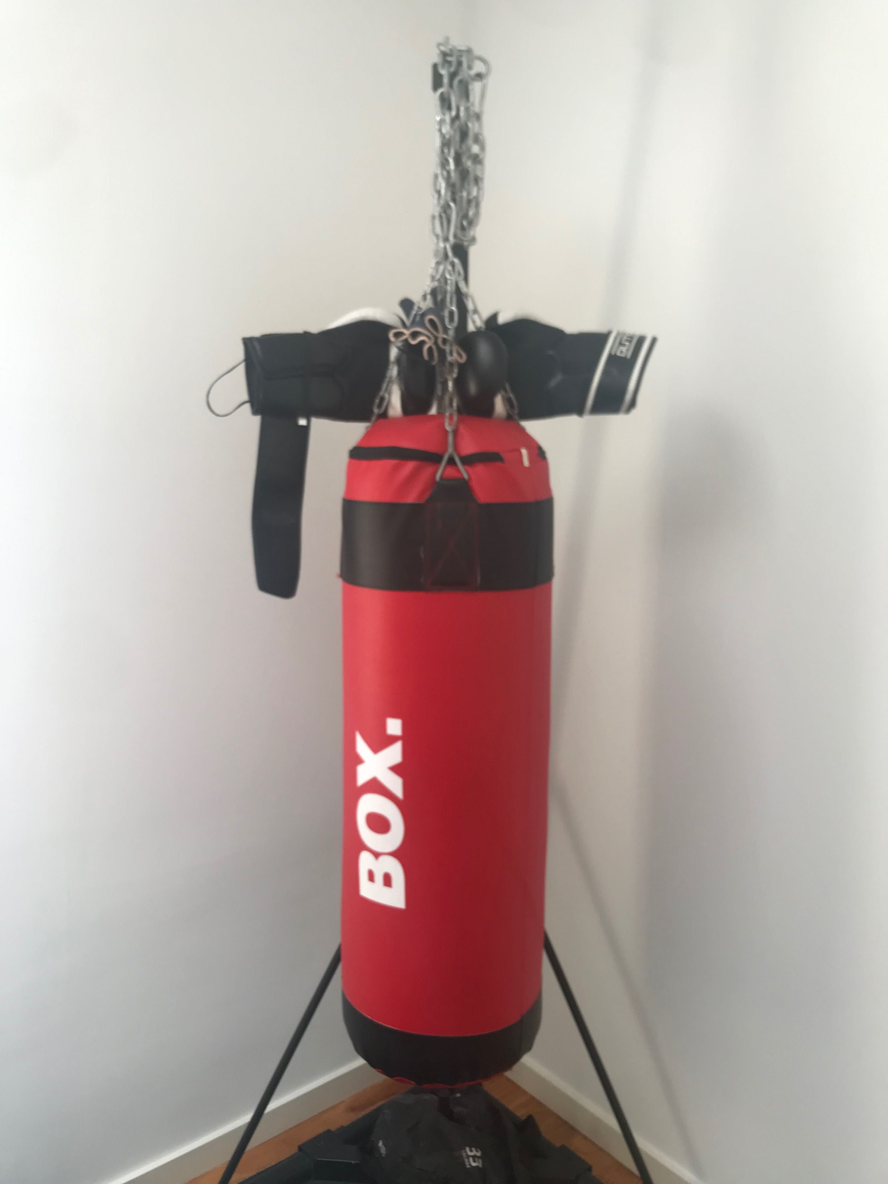 Conjunto de saco e suporte de boxe