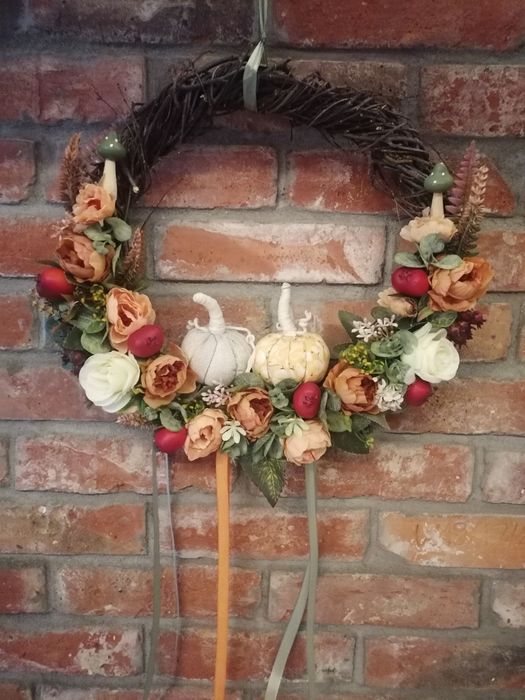 Jesienny wianek na drzwi