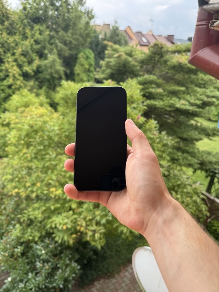 iPhone 15 • Stan Idealny • 88% bateria • ładowarka