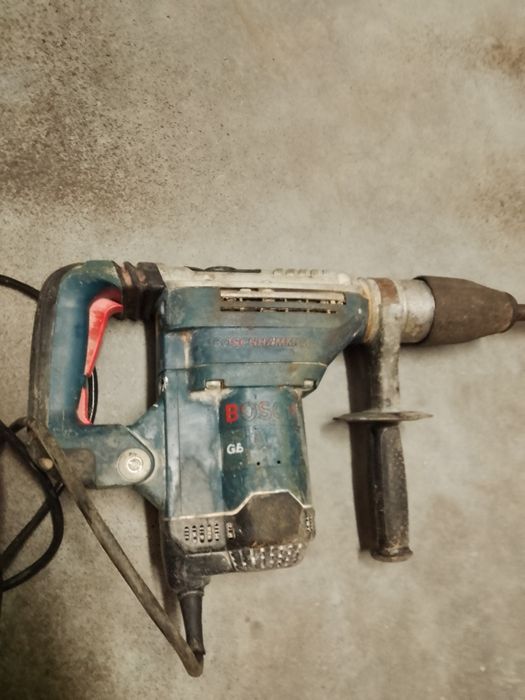 Bosch młot udarowy polecam !