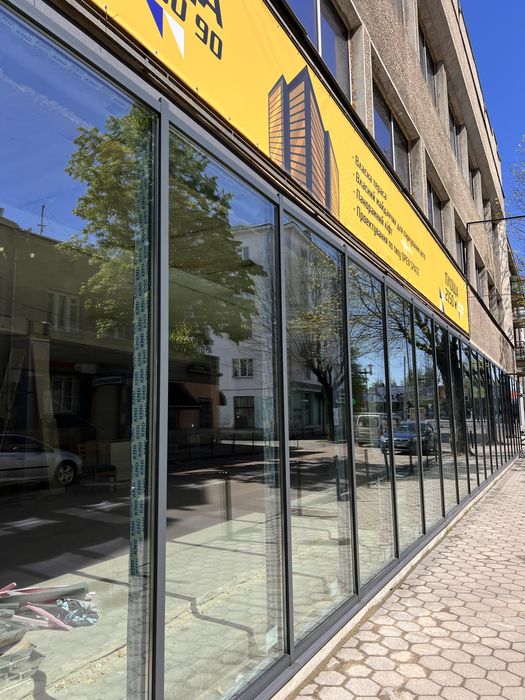 Продаж комерційного приміщення центр 2150 кв.м Івано-Франківськ