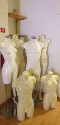 Vendo Manequins de Senhora com pernas sem cabeça .