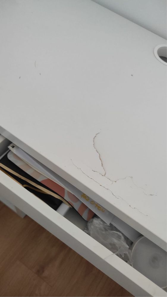 Mesa e cadeira usada