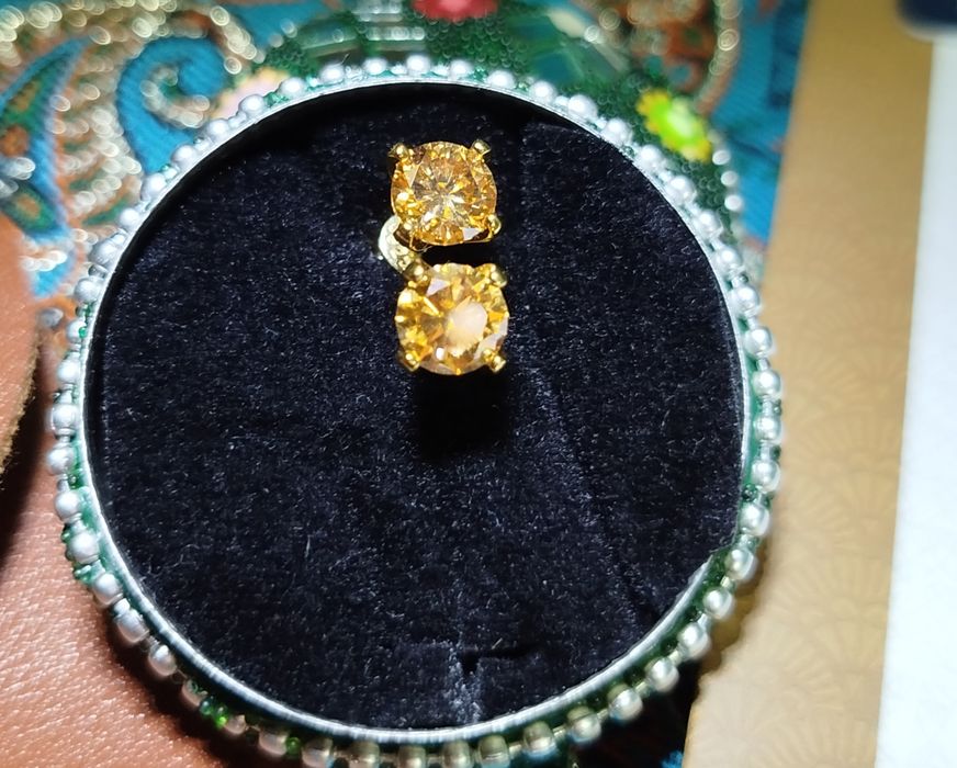 Срібні сережки з позолотою, камені цирконії в інших муассаніт позолота