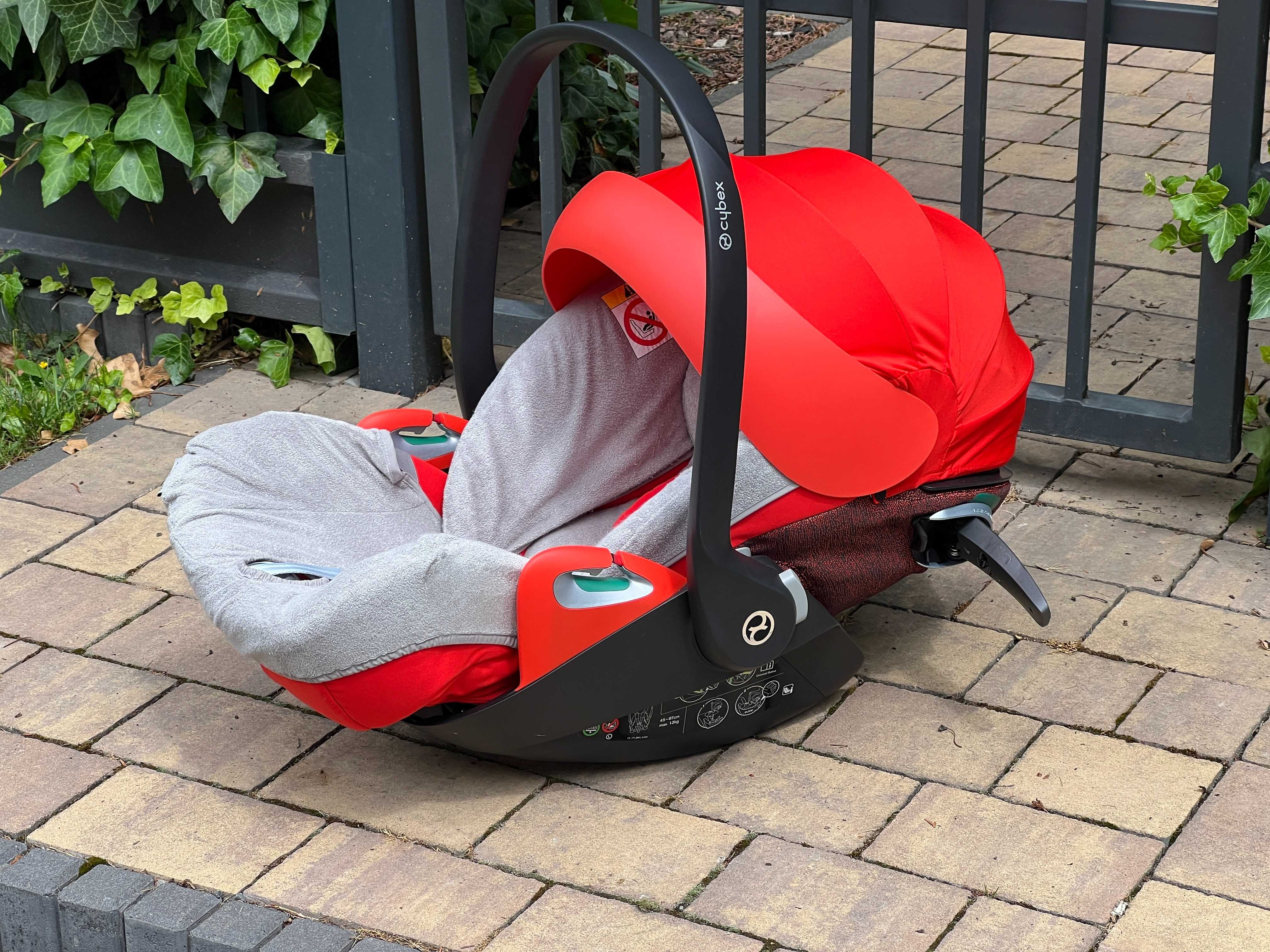 Cybex Cloud Z2 i-Size Autumn Gold Czerowny + wkładka niemowleca i lato
