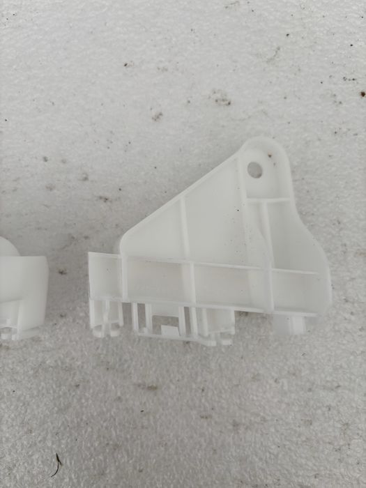 Toyota Corolla E16 E18 13-19 ślizg prawy lewy tył tylny zderzaka lampy