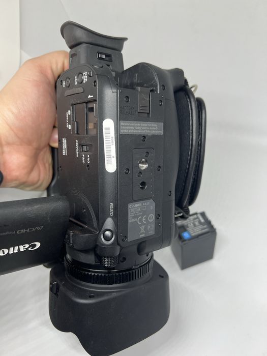 Відеокамера Canon XA 25