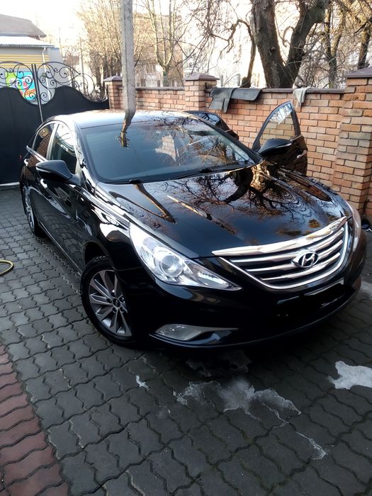 Hyundai Sonata. Офіційне авто.