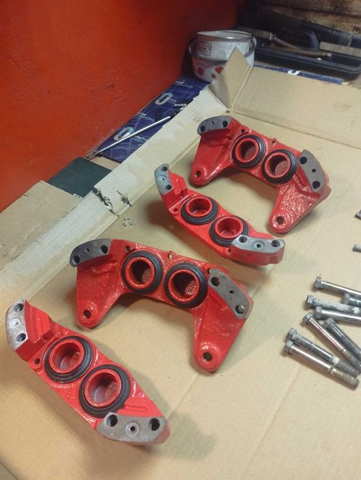 Продам передні суппорта Subaru wrx