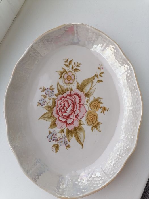 Продам фарфорове блюдо